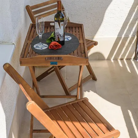 Bougainvillea Guest house *