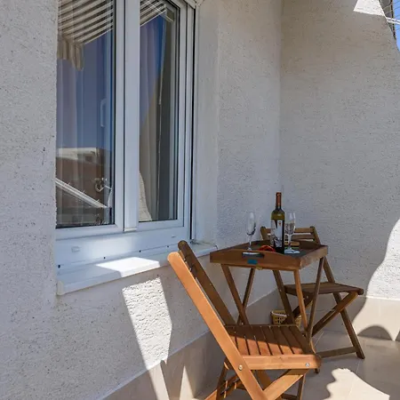 Guest house Bougainvillea Okrug Gornji