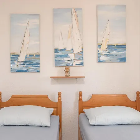 Bougainvillea Guest house Okrug Gornji